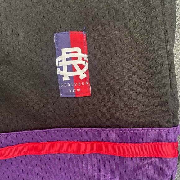 Strivers Row Men's Red Wolf Hoop shorts - Picture 7 of 7